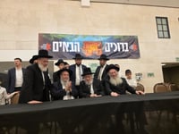 הרב חנניה צ'ולק הודה באופן אישי בשם החניכים לגדולי התורה ואנשי הציבור שטרחו ומצאו זמן במהלך ימי חול המועד העמוסים