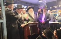 אחרי שעבר בהפגנה: האמירה הדרמטית של הגרמ"ה הירש בפתח הכלא