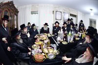 קביעת מזוזות אצל ר' שמואל אהרן צויבל