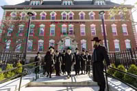 הרה"צ רבי נחמיה אלתר בביקור בתלמוד תורה 'אמרי אמת' בב"פ