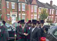 מ'אורה ללונדון': מדוע שיגר הרבי מויז'ניץ את בנו הגדול לביקור בן יום בממלכה הבריטית