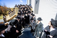 האדמו"ר מתולדות צבי דספינקא בפתיחת הזמן בישיבתו