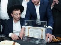 גדולי הדור במכתב חיזוק נדיר לבחור אריאל שמאי; זו המתנה שקיבל