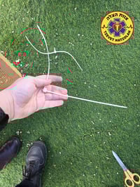 האזיקון אחרי שהוסר מצוואר אחד הילדים