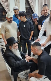 "מראה שכולו נחת רוח": הגר"ש שטיינמן ביקר בחולון | תיעוד מיוחד