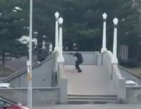 המחבלים יורים מכיוון הגשר