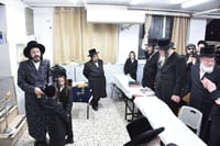 הדלקת נרות חנוכה במבקשי השם