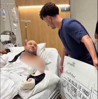 אחמד אל אחמד מקבל את הפרס