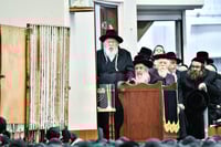 האדמו"ר מגור בהדלקת נרות חנוכה