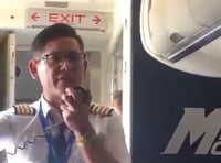 הטייס בהודעתו לטסים ההמומים