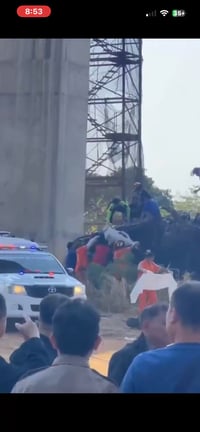 עשרות הרוגים בתאילנד לאחר שמנוף קרס על רכבת | חשש לדליפה כימית במקום 