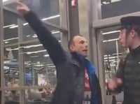 עובד שדה התעופה השתולל וצרח על החרדים: "פה זה לא ישראל!"