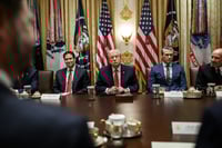 טראמפ בישיבת הקבינט