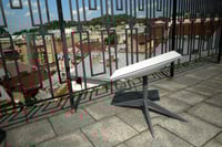 מקלט של סטארלינק על גג בלבוב, אוקראינה.