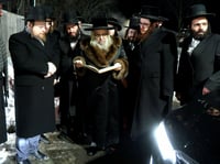 האדמו"ר מסאטמר בתפילה באוהל בית סאטמר