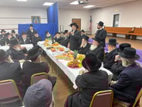 הגה"צ רבי אבנר עפג׳ין בטיש ט"ו בשבט בפלורידה