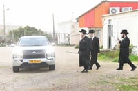 האדמו"ר משומרי אמונים בביקור בעמנואל