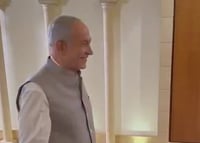 נתניהו בלבוש מסורתי בסרטון