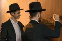 בחורי הישיבה בדלת?