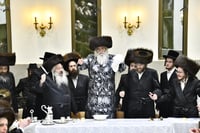 פורים בחצה"ק קרעטשניף י-ם