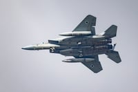 מטוס קרב בשמי ישראל במהלך המלחמה