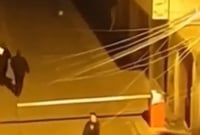 אנשי הבסיג' בורחים