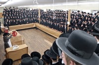 האדמו"ר מסאטמר בטחינת חיטים