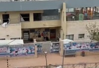 מבפנים ומבחוץ | צפו ברגע פגיעת הטיל מצרר בגן הילדים בראשון לציון