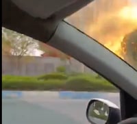 רגע הפיצוץ בבושהר: חלונות הרכב מתנפצים מעוצמת ההדף