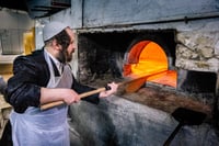 האדמו"ר מקרעטשניף כפר עטה באפיית מצות