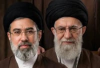 מוג'תבא חמינאי ואביו