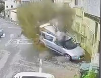 תיעוד מטורף: הטיל פוגע, הרכב עף באוויר | אזרחים ניצלו ברגע האחרון