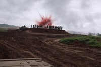 נגמ"ש סיני ירה רימון עשן ישירות על קבוצת קצינים בכירים | צפו בתיעוד