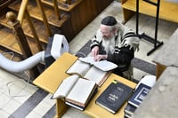 המקובל רבי יעקב עדס בשיחתו בכולל חזון איש