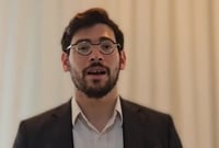 לייזר ברוק סופר בשירה: היום שלושה ימים בעומר