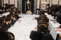 האדמו"ר מלעלוב בטיש חוה"מ פסח