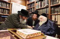 חג הפסח במעונו של הגר"מ שטרנבוך