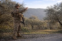 "לשירותך נסראללה" | חייל לבנוני נשבע אמונים לנסראללה ועורר סערה במדינה