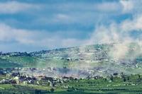 עשן עולה לאחר תקיפות בלבנון, אילוסטרציה