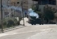 עשן ופיצוצים: תיעוד דרמטי של הסתערות לוחמי מג"ב על הכפר העוין