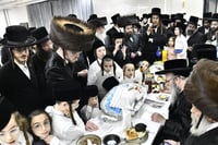 הרבי מספינקא פדה את הנין של האדמו"ר מנדבורנה חיפה | צפו בתיעוד 