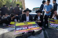 דרמה בכניסה לירושלים: חייל שלף נשק מול מפגיני הפלג, ניסיון להפוך ניידת