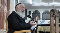 הגר"י זילברשטיין בשיעורו: "השנה אין אפשרות לנסוע למירון, אך אם לומדים את תורת רשב"י – הוא מגיע אלינו"