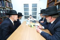 חברי הכנסת של דגל התורה אצל הגר"ד לנדו