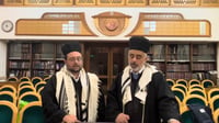 חגי ימיני ומשה מולר מבצעים את התפילה שאחר ספירת העומר