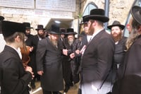 האדמו"ר מערלוי במירון לאחר ל"ג בעומר