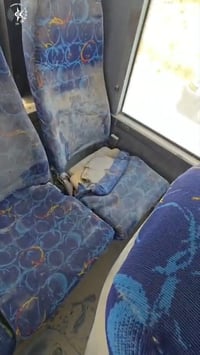 בלם תקול וכסאות שבורים: האוטובוס המזעזע שהסיע תלמידים בדרום | צפו