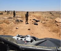 סוער: הצעיר החשוד התבצר ברכב, שוטרים ניפצו את החלונות ושלפו אותו