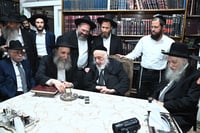 הגר"א גרבוז בסיום אצל הגרב"ד פוברסקי