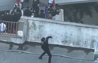 חשד חמור: מאבטח אפשר לעובדים לרגום באבנים את מפגיני "הפלג" | צפו